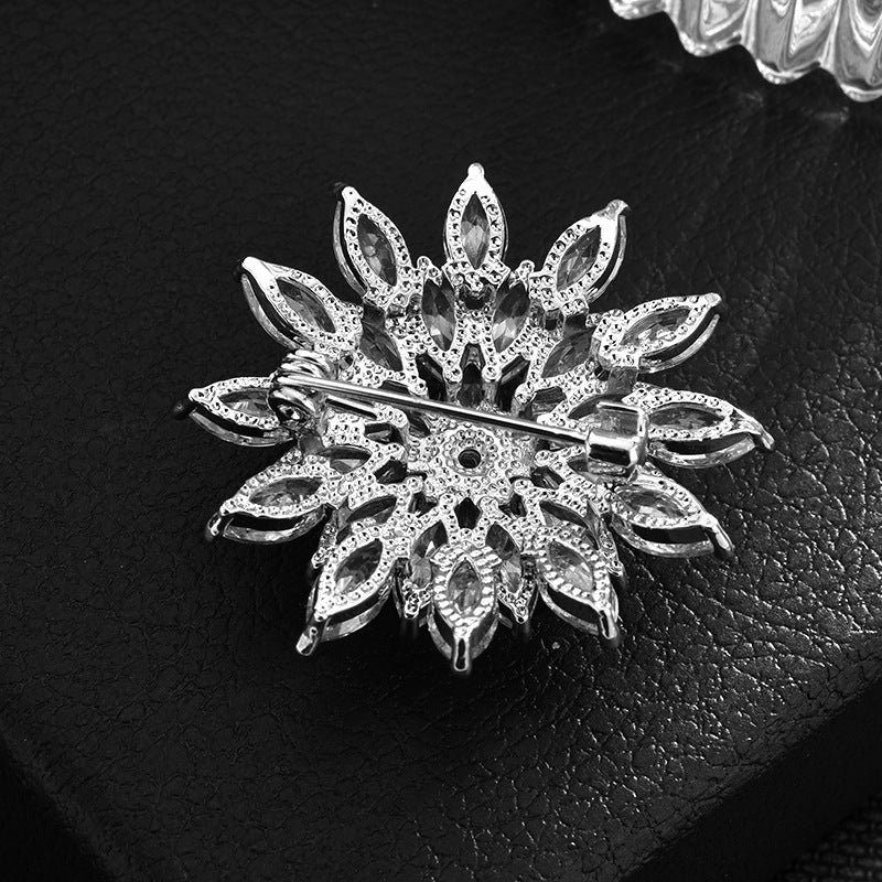 NZ Bridal Luxury Vintage Alloy Floral Wedding Brooch For Female Zircon Mosaic Pin