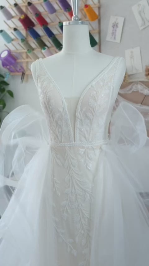 Convertible V-Neck Sleeveless Wedding Dress With Detachable Train