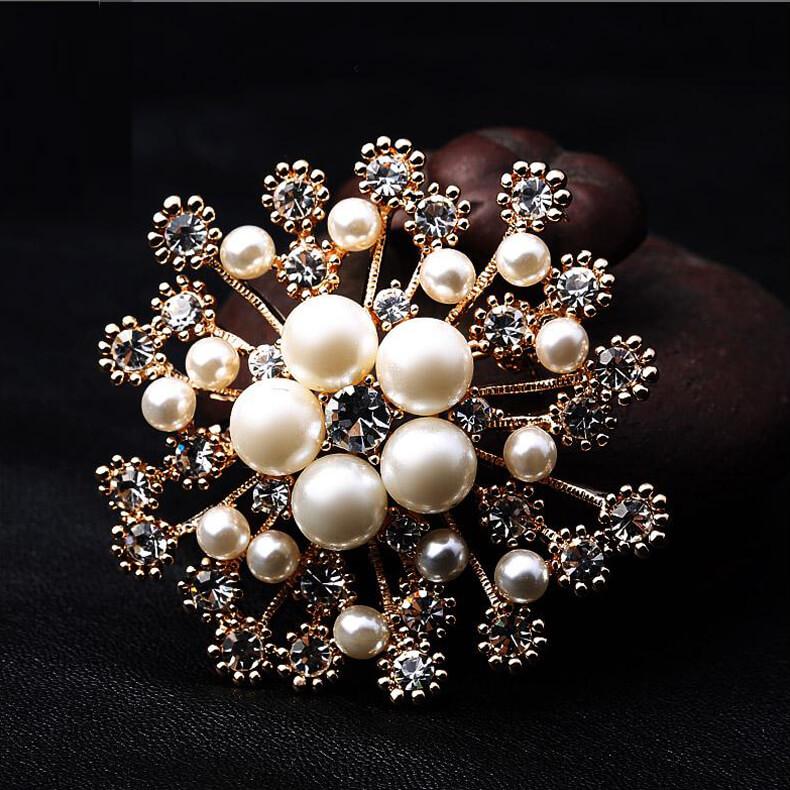 Worn to Love / Brooches Keva Pearls Brooch Pin in Gold